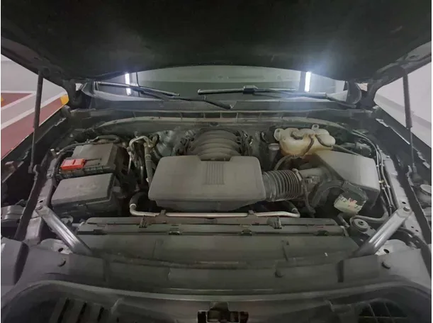 Car image 19