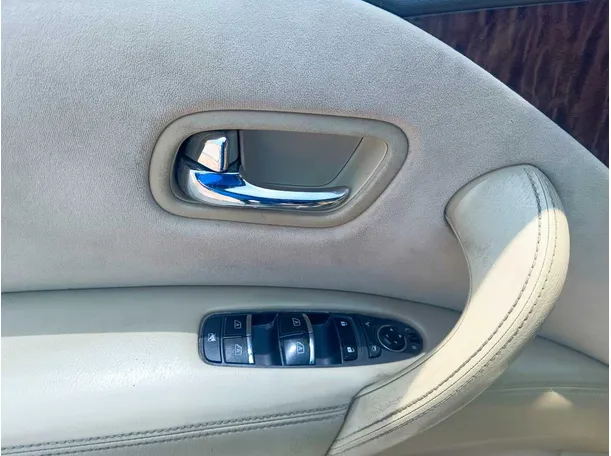 Car image 29