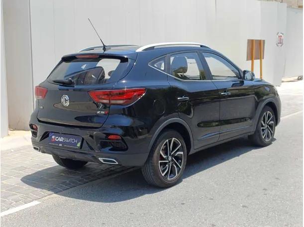 Car image 7
