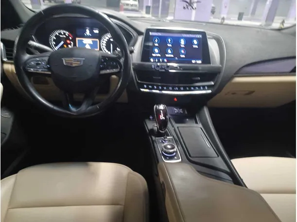 Car image 18