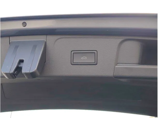 Car image 34