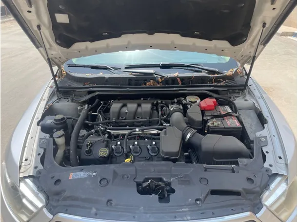Car image 24