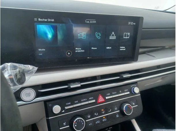 Car image 18