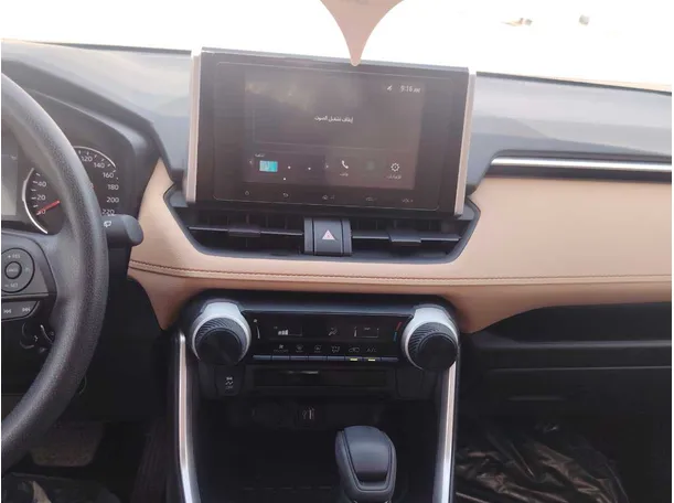 Car image 19