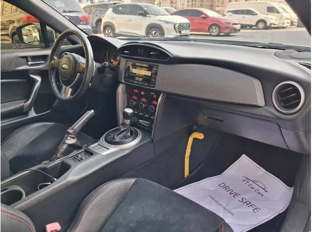 Car image 13