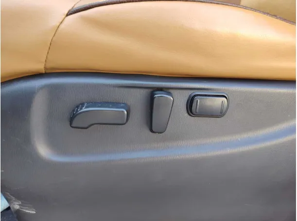 Car image 33
