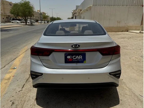 Car image 6