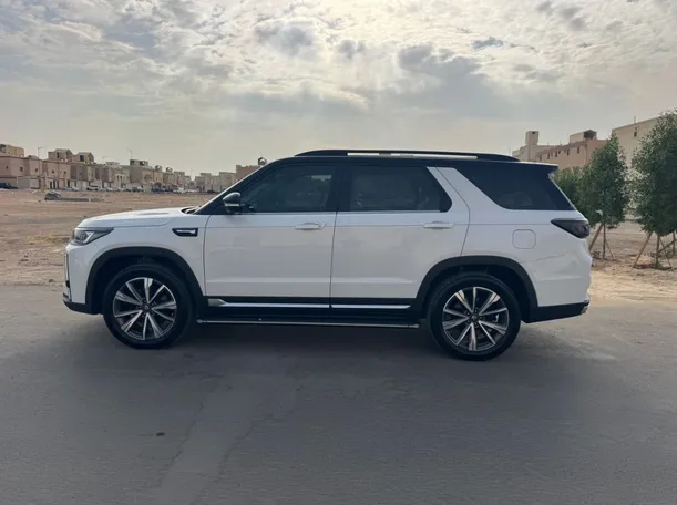Car image 8