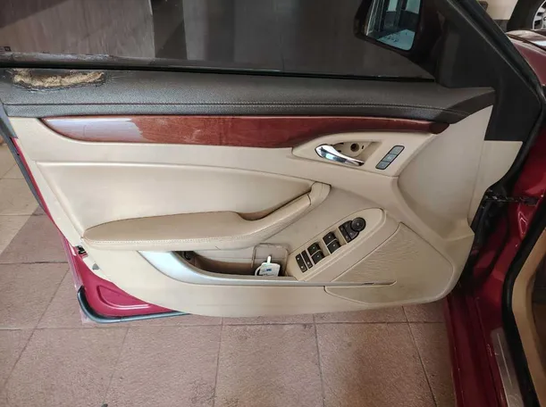Car image 11