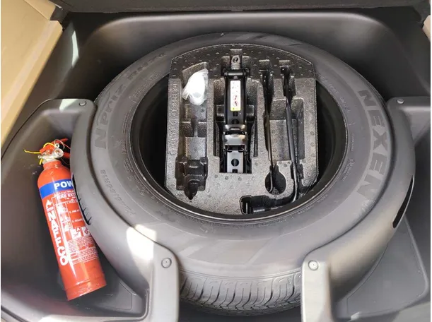 Car image 33