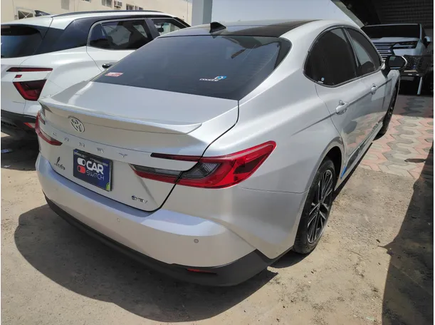 Car image 5