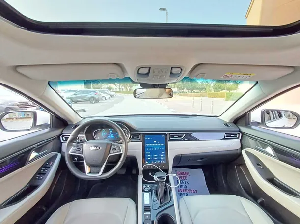 Car image 17