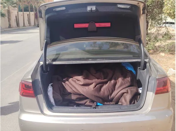 Car image 24