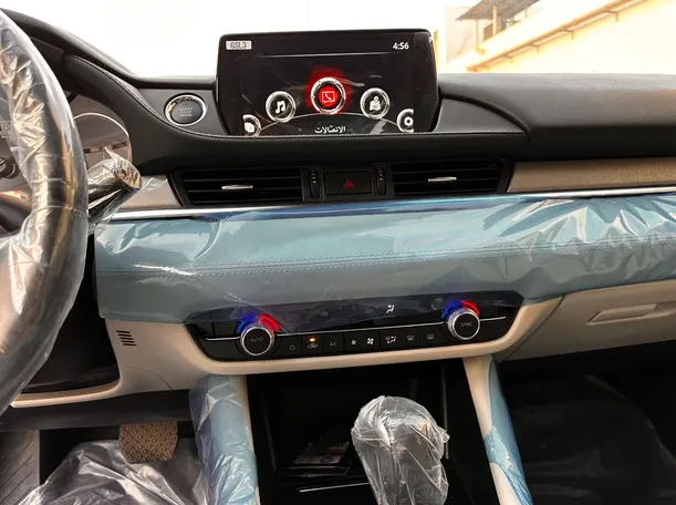 Car image 18