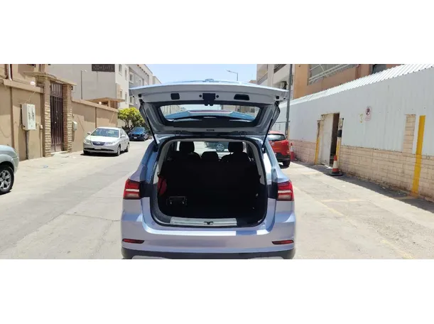 Car image 24