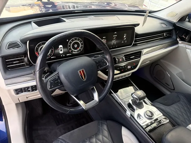 Car image 12