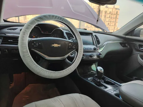 Car image 24