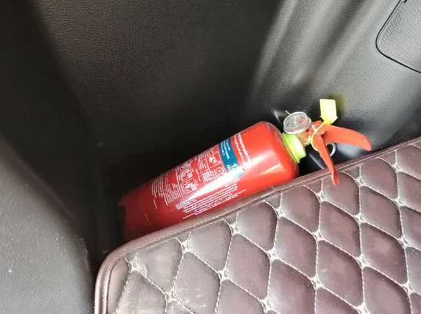 Car image 34