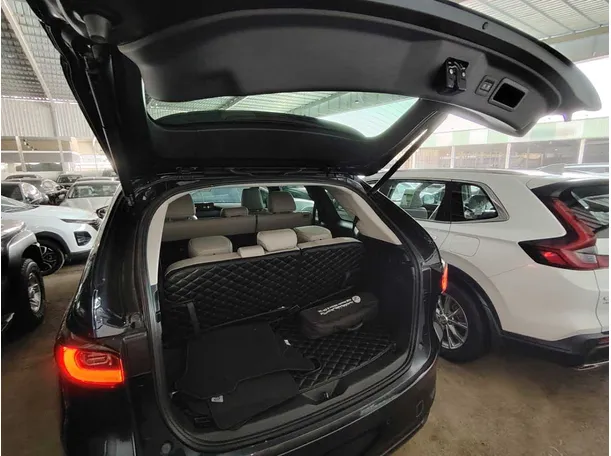 Car image 31