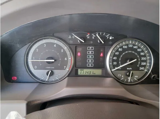 Car image 19