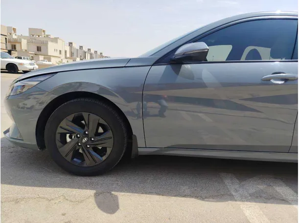Car image 9