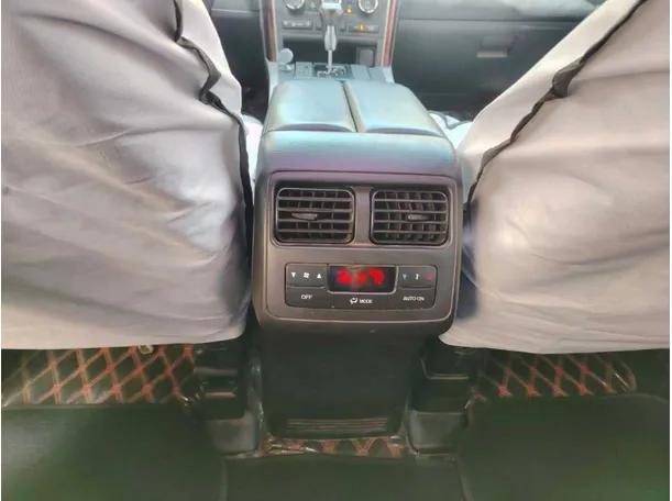 Car image 28