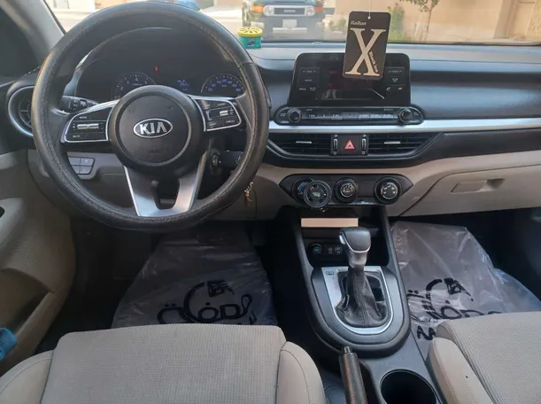Car image 16