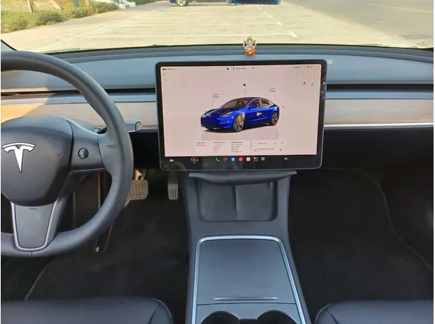 Car image 16