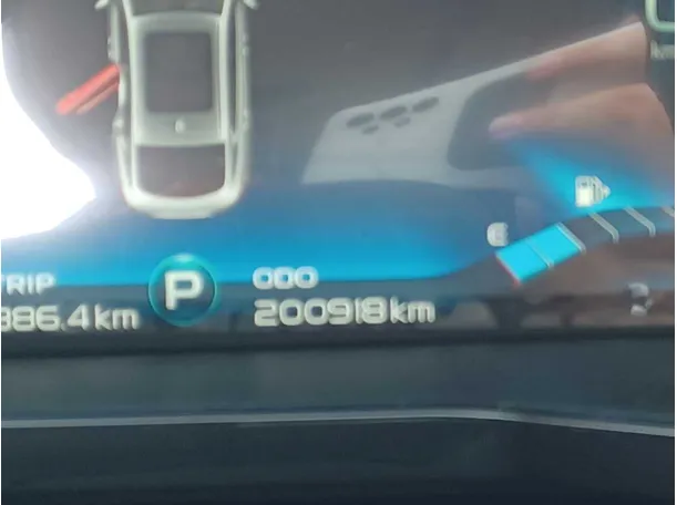 Car image 18