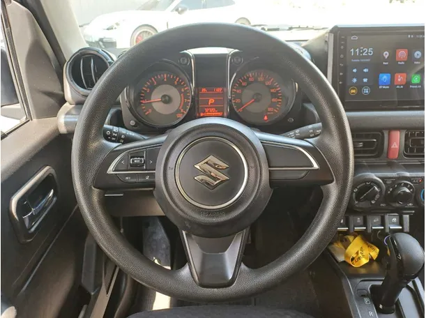 Car image 18