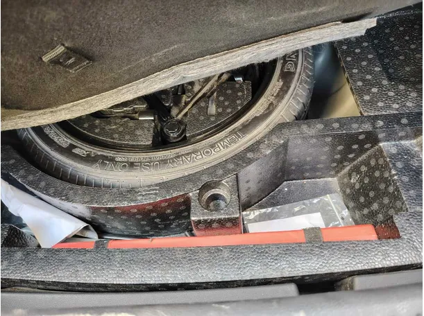 Car image 38