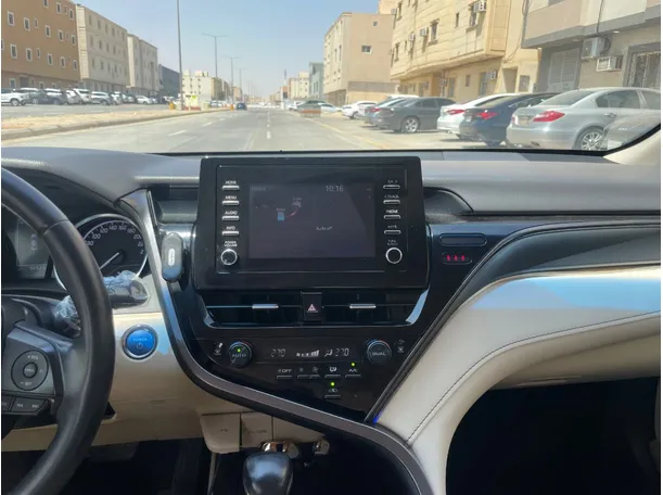Car image 20