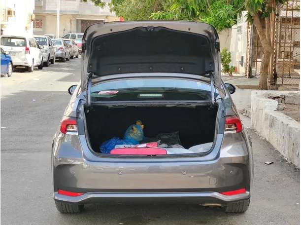 Car image 24