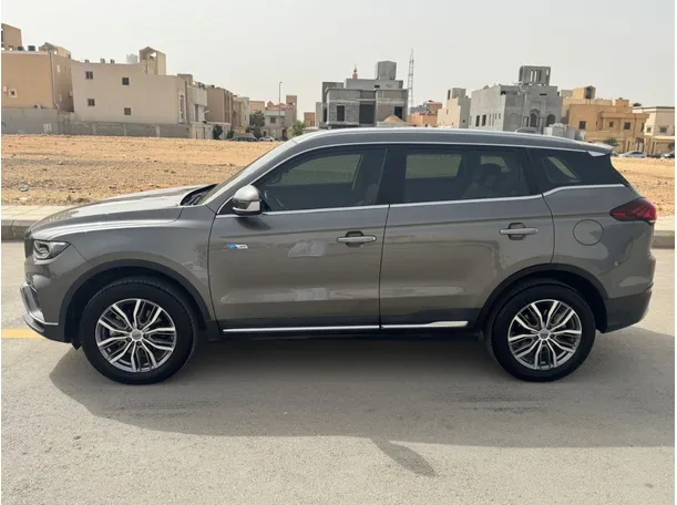 Car image 5