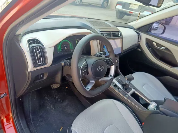 Car image 12
