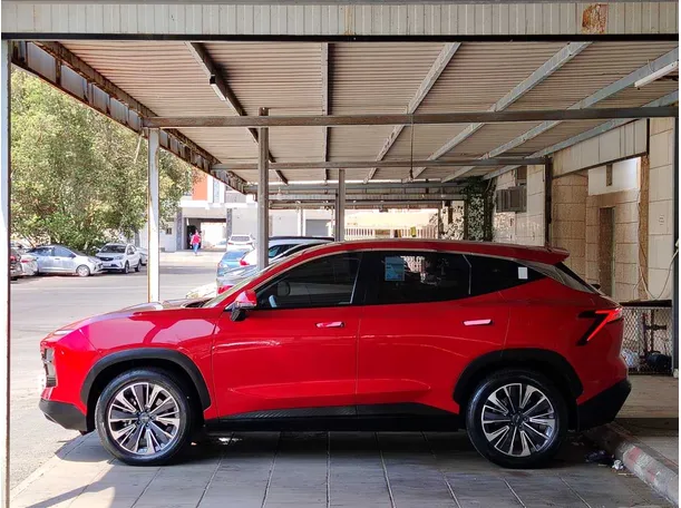 Car image 8