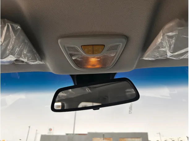 Car image 26
