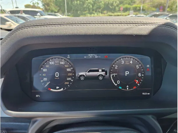 Car image 19