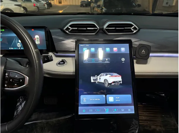 Car image 19