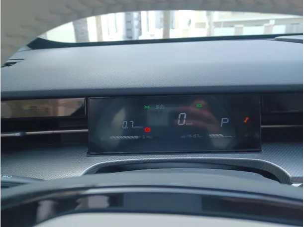 Car image 17
