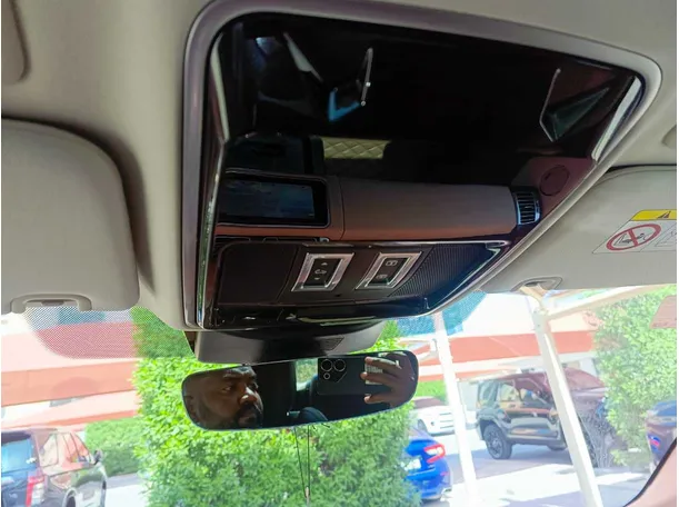 Car image 38