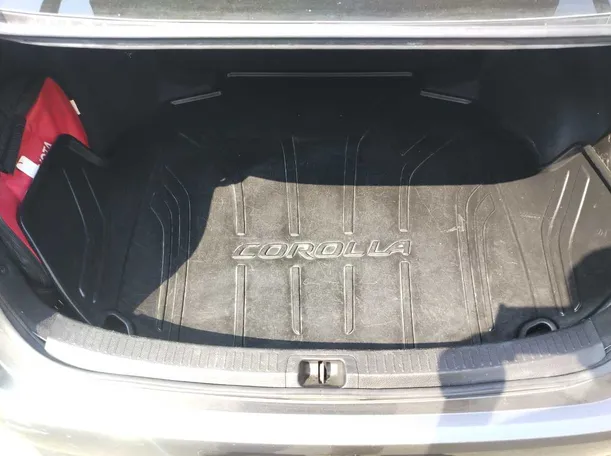 Car image 30