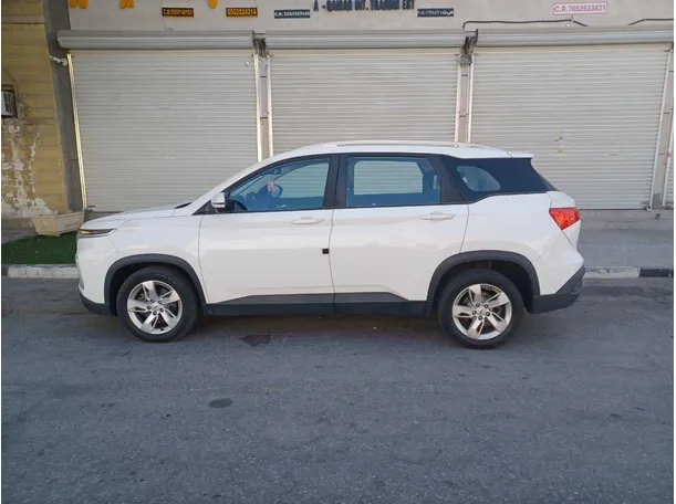 Car image 8