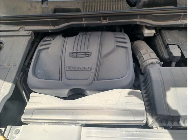 Car image 24