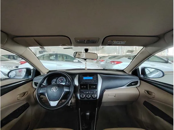 Car image 17