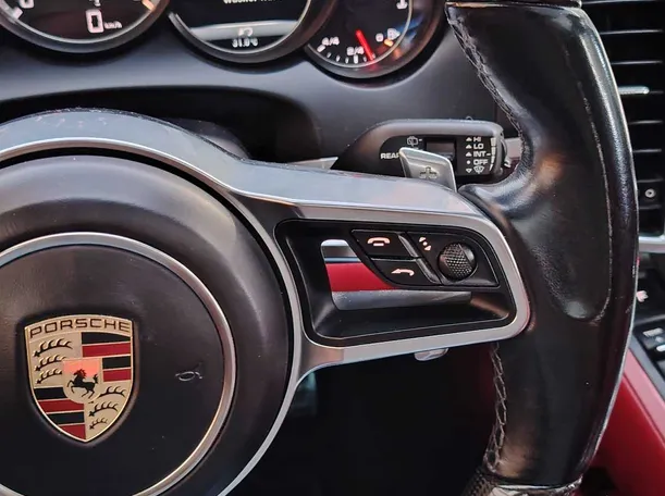 Car image 32