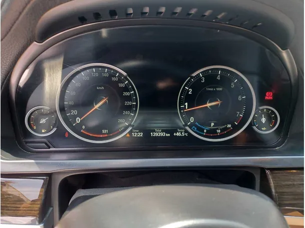 Car image 19