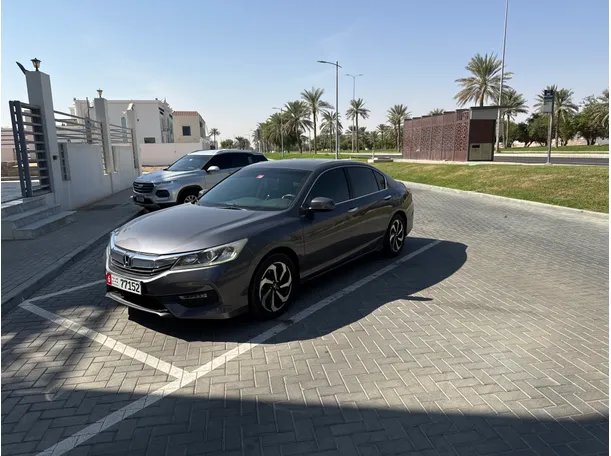 2017 هوندا اكورد في الإمارات
