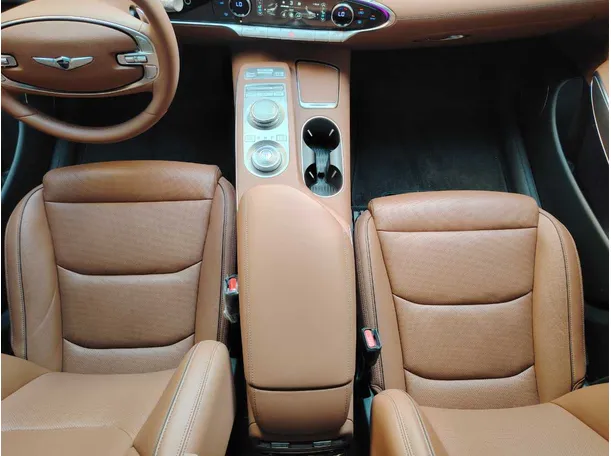 Car image 19