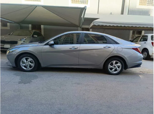Car image 8